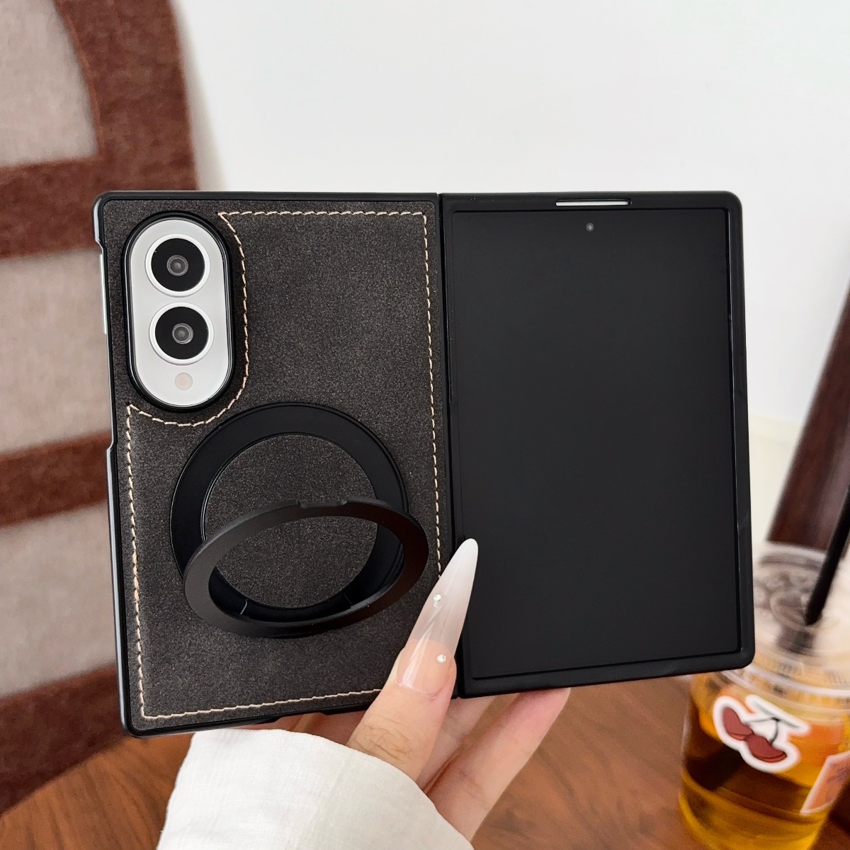 Magnetic Charging Stand - Étui de téléphone en cuir d'agneau
